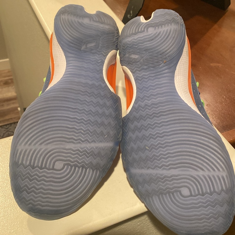 Steph Curry 7’s. Men’s size 11. Rarely worn . Great condition - Picture 2 of 7
